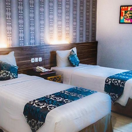 Grand Amira Hotel Solo, Azana Hotels Collection Kültér fotó