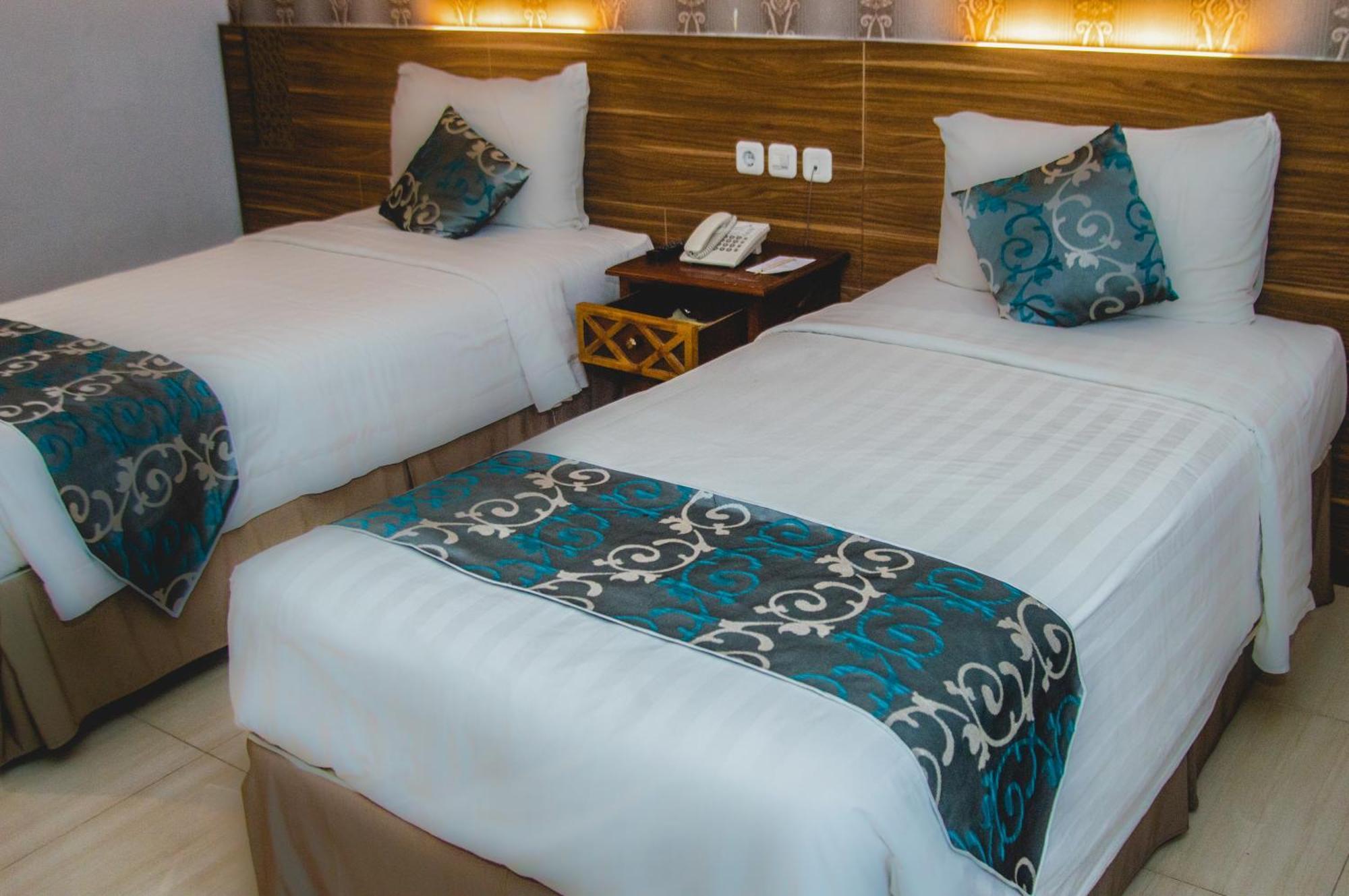 Grand Amira Hotel Solo, Azana Hotels Collection Kültér fotó