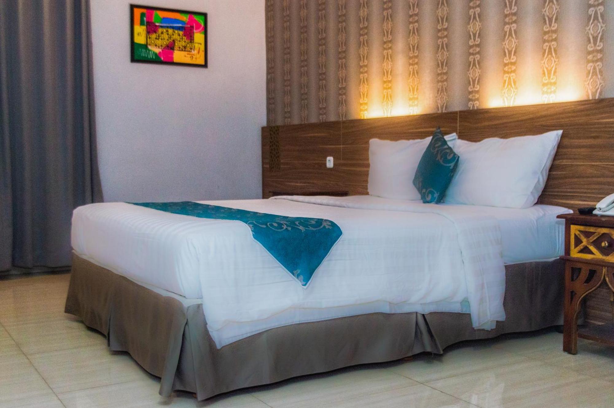 Grand Amira Hotel Solo, Azana Hotels Collection Kültér fotó