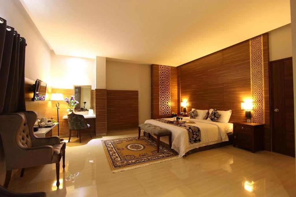 Grand Amira Hotel Solo, Azana Hotels Collection Kültér fotó