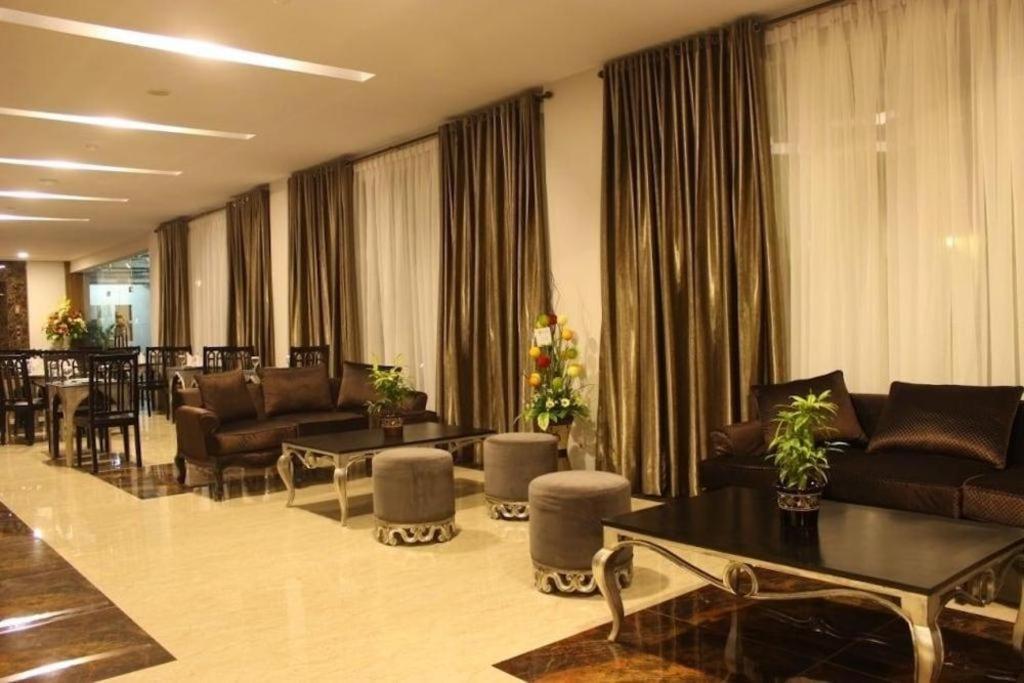 Grand Amira Hotel Solo, Azana Hotels Collection Kültér fotó