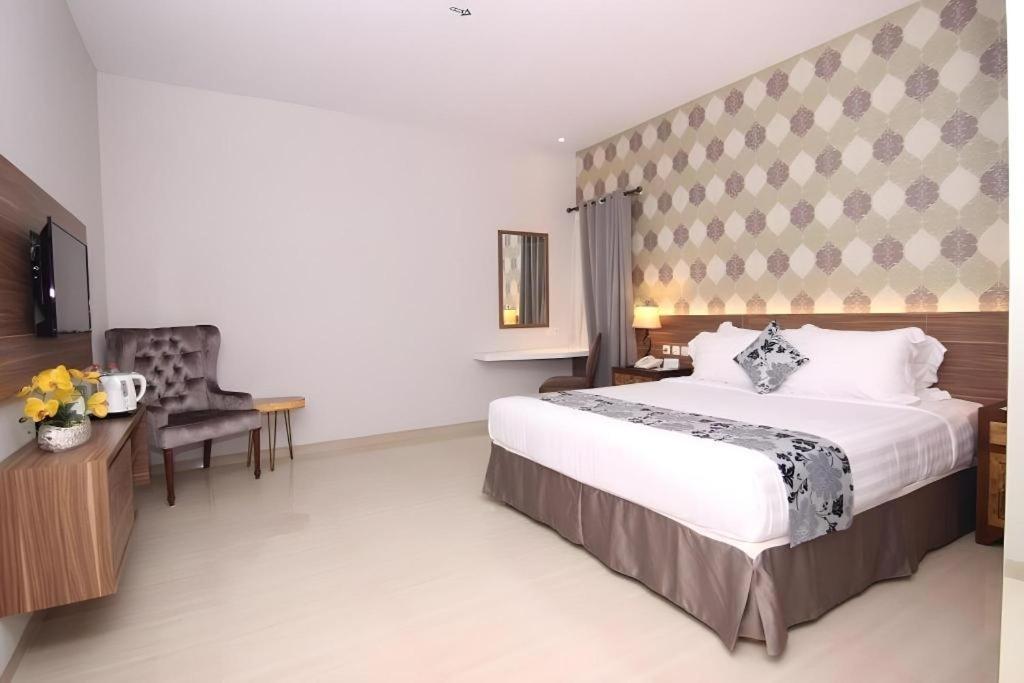 Grand Amira Hotel Solo, Azana Hotels Collection Kültér fotó