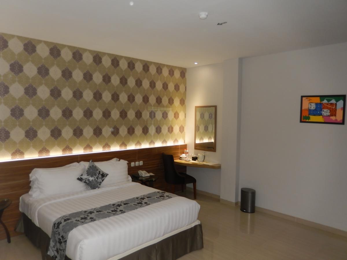 Grand Amira Hotel Solo, Azana Hotels Collection Kültér fotó