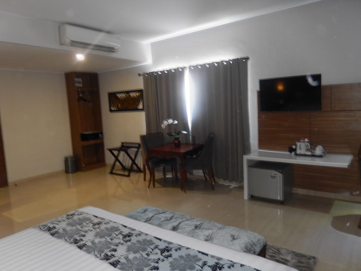 Grand Amira Hotel Solo, Azana Hotels Collection Kültér fotó