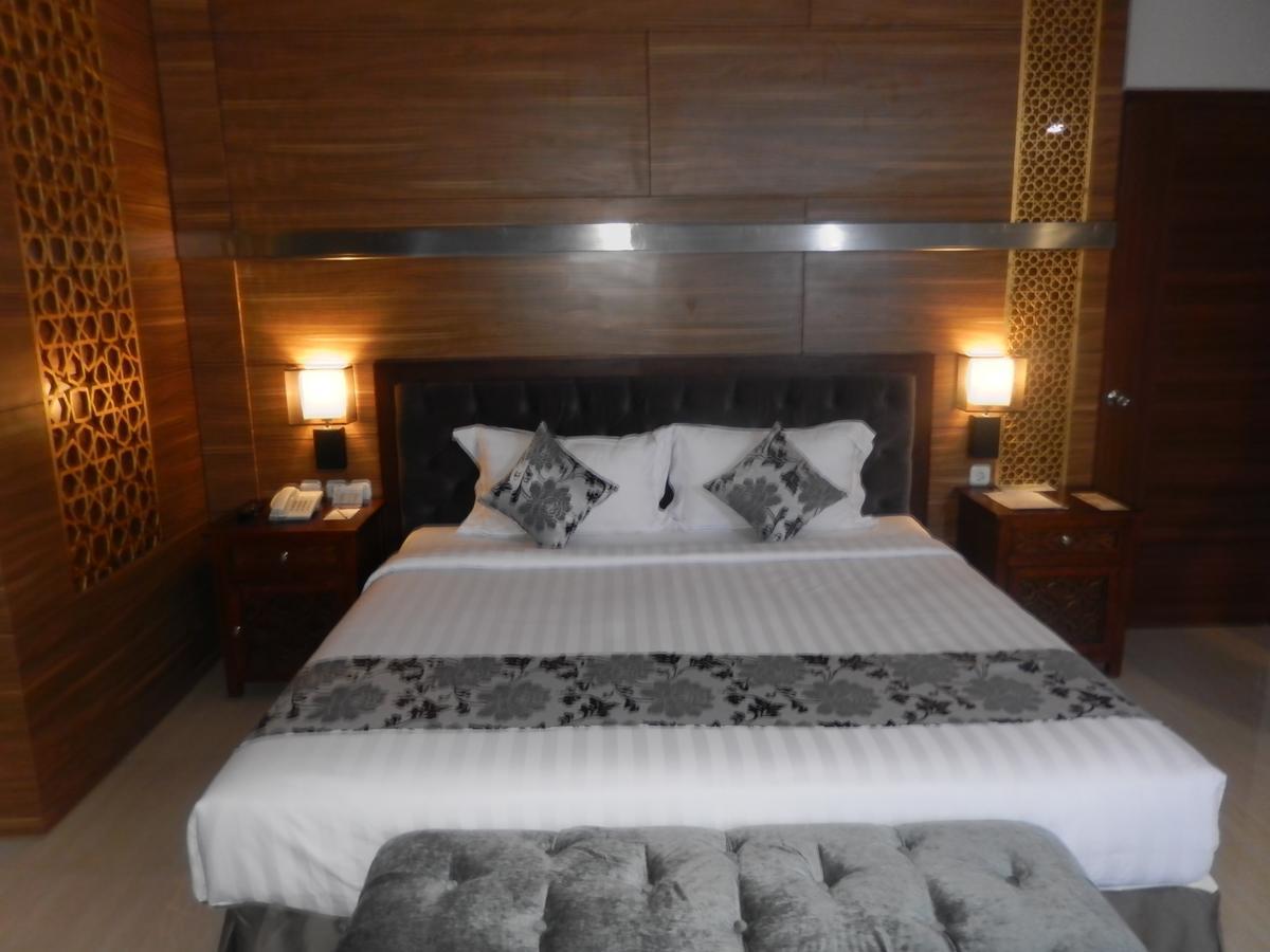 Grand Amira Hotel Solo, Azana Hotels Collection Kültér fotó