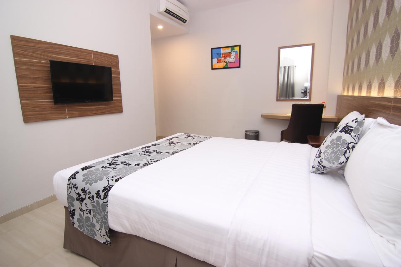Grand Amira Hotel Solo, Azana Hotels Collection Kültér fotó